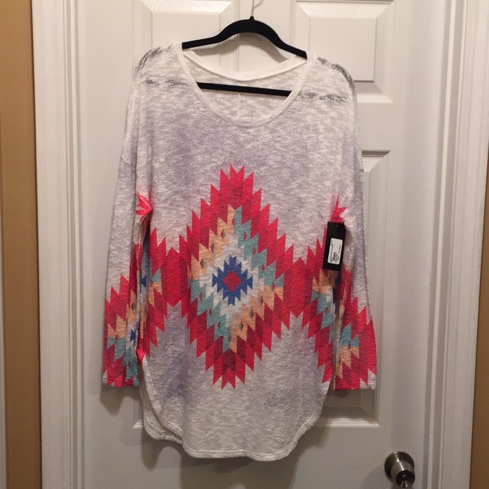 Lightweight long sleeve tunic
